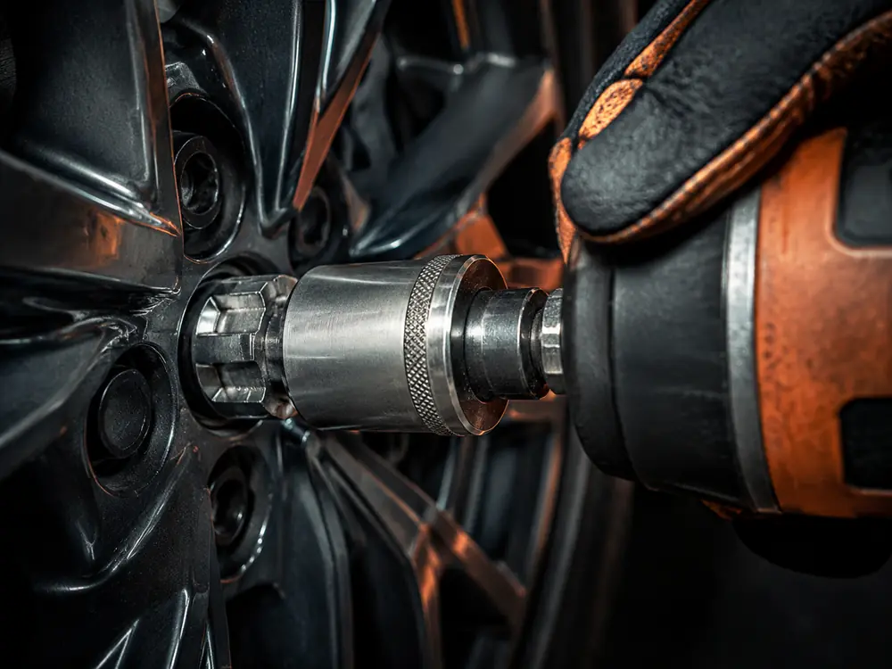 Locking Wheel Nut Extraction in Longsight